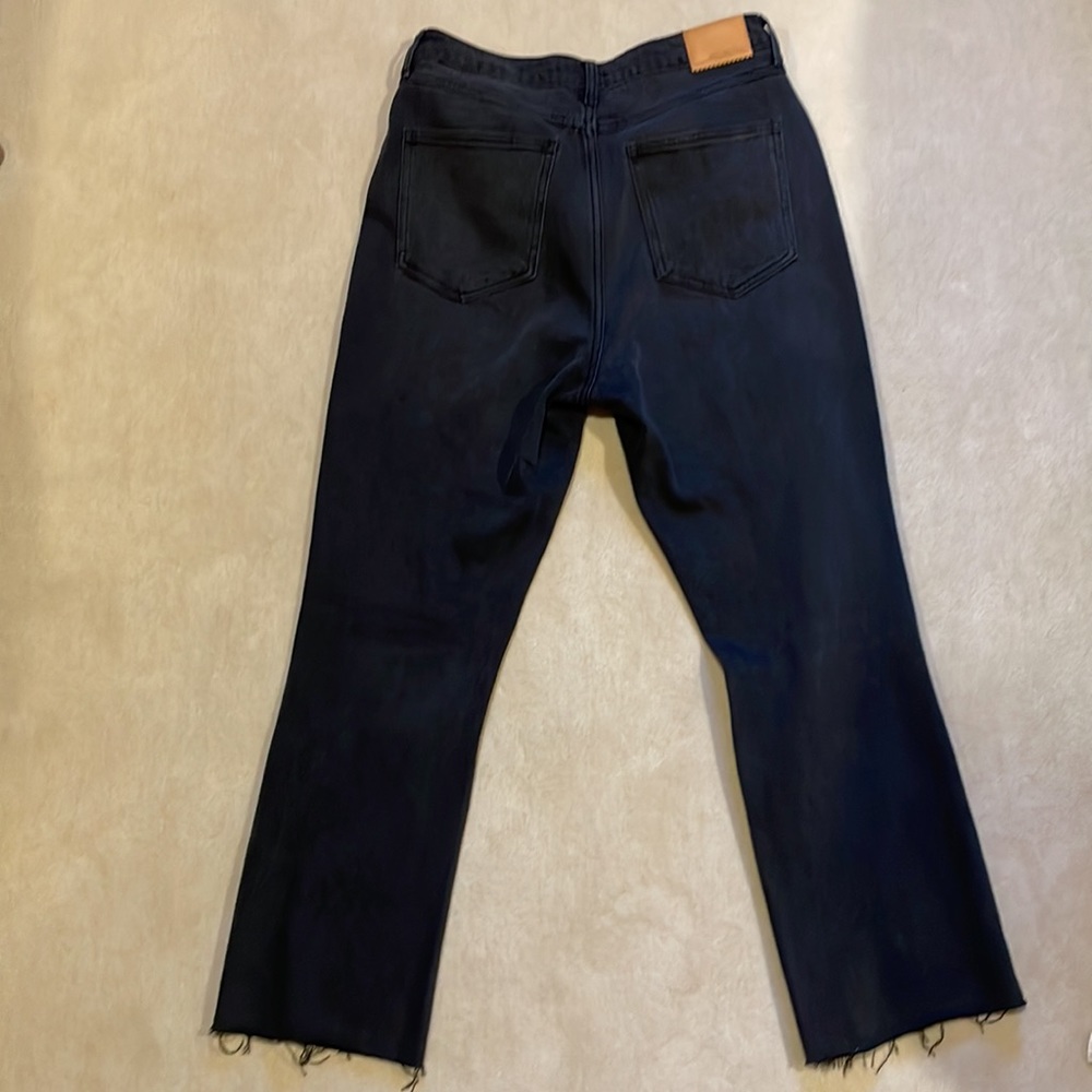 AVEC LES FILLES HIGH-RISE STRAIGHT LEG CROP BLACK JEAN in SIZE 30 - Picture 7 of 9